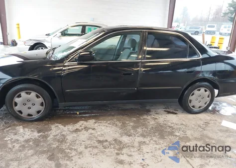 1999 Honda Accord Lx from USA, damaged, VIN JHMCG5644XC042176